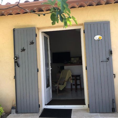 Villa Le Cabanon Des Hirondelles Villecroze Esterno foto