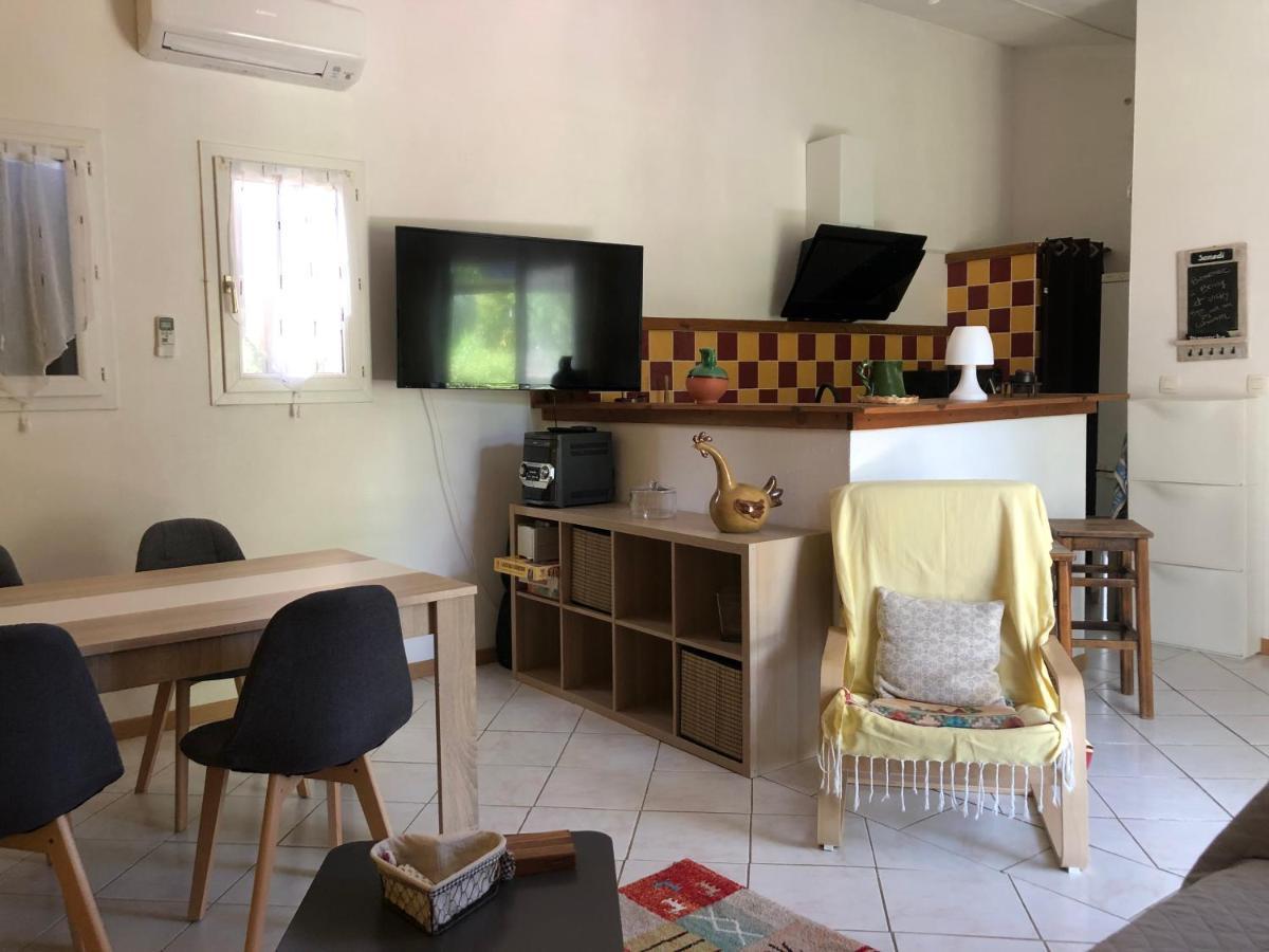 Villa Le Cabanon Des Hirondelles Villecroze Esterno foto